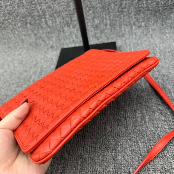 Bottega Veneta Leather Shoulder Bag 450-012425 - Picture 4 of 14